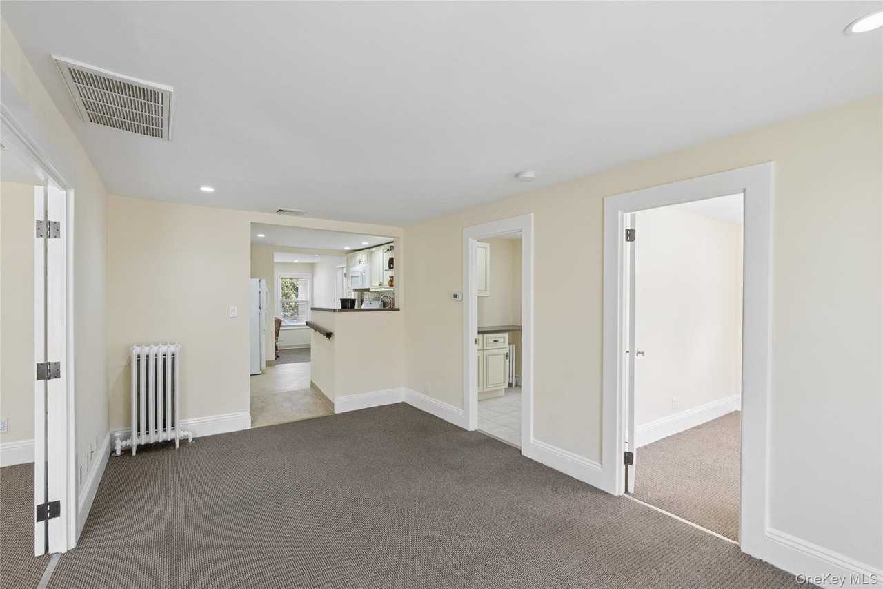 151 Steamboat Rd - Photo 7 of 26