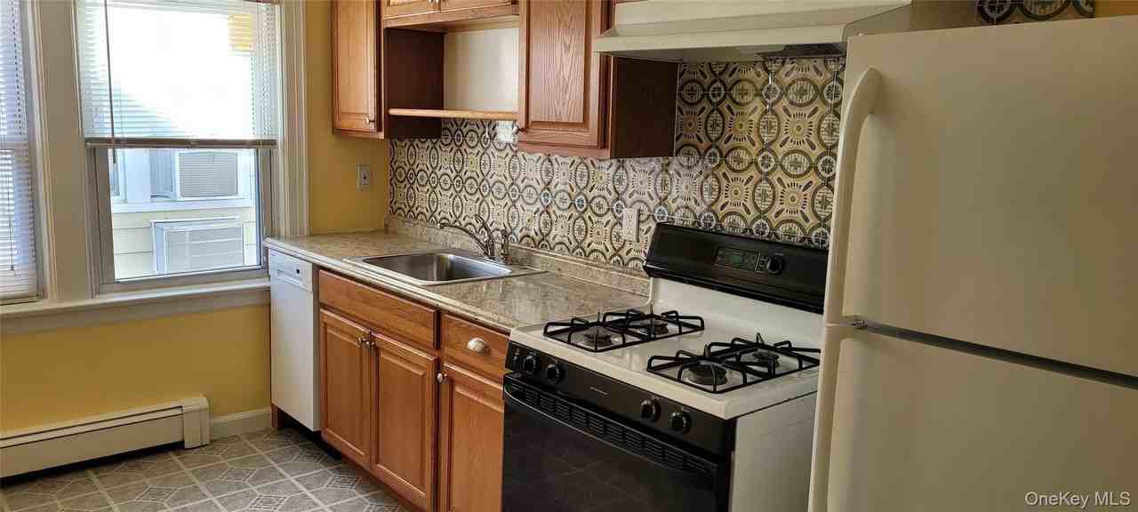 16648 25th Ave #2ndFL - Photo 2 of 7