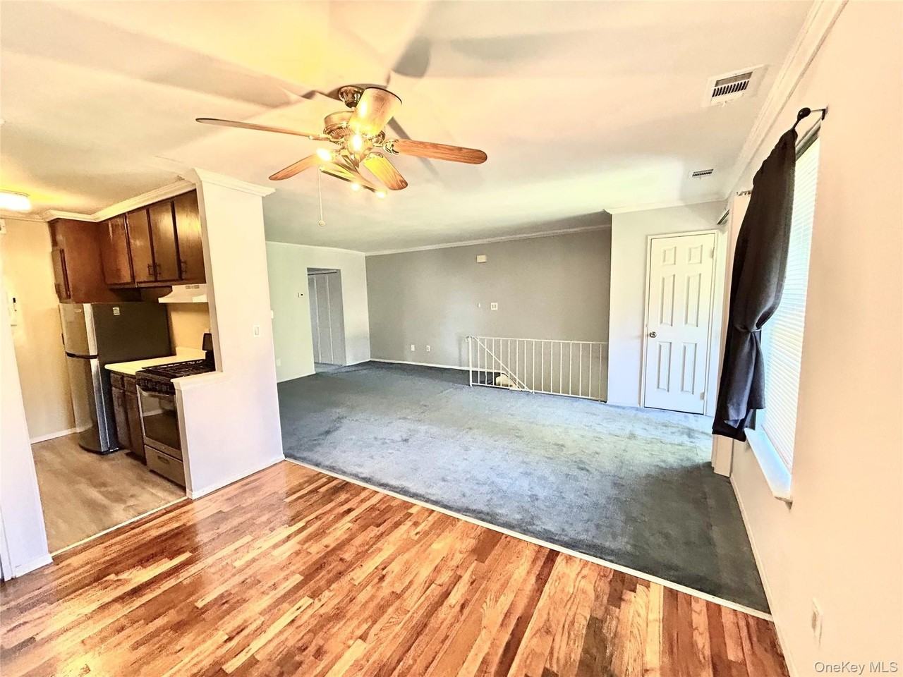 214 Artist Lake Dr - Photo 3 of 10