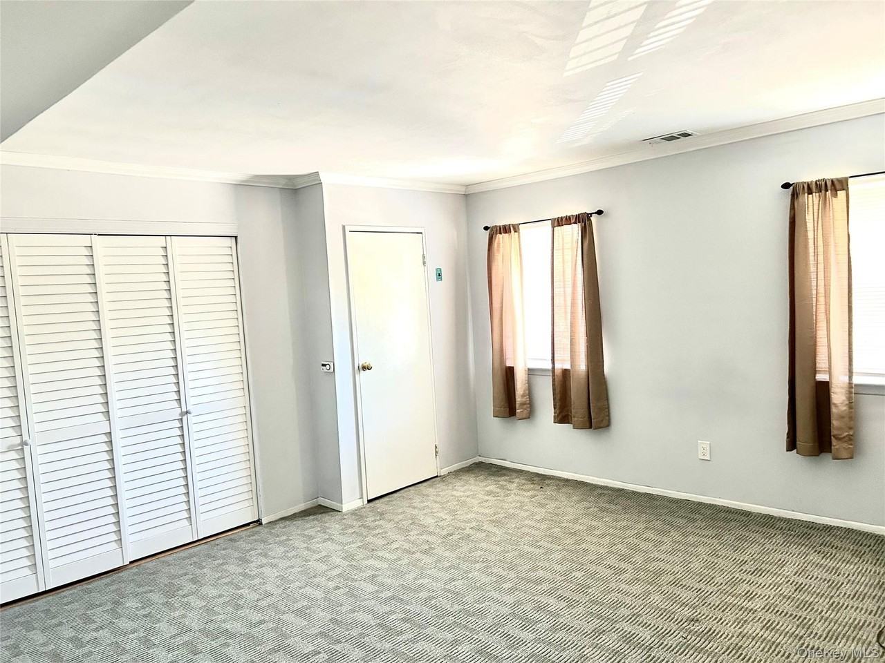 214 Artist Lake Dr - Photo 4 of 10