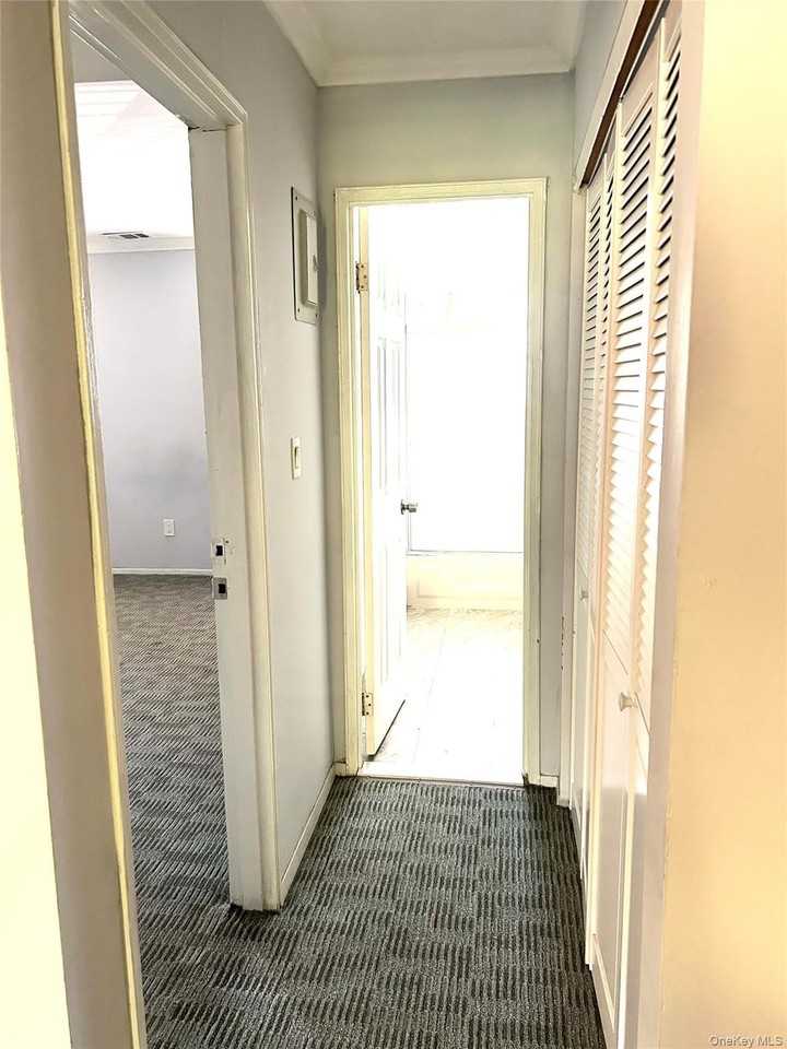 214 Artist Lake Dr - Photo 7 of 10