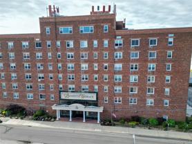 370 W Broadway #4K - Photo 1 of 1