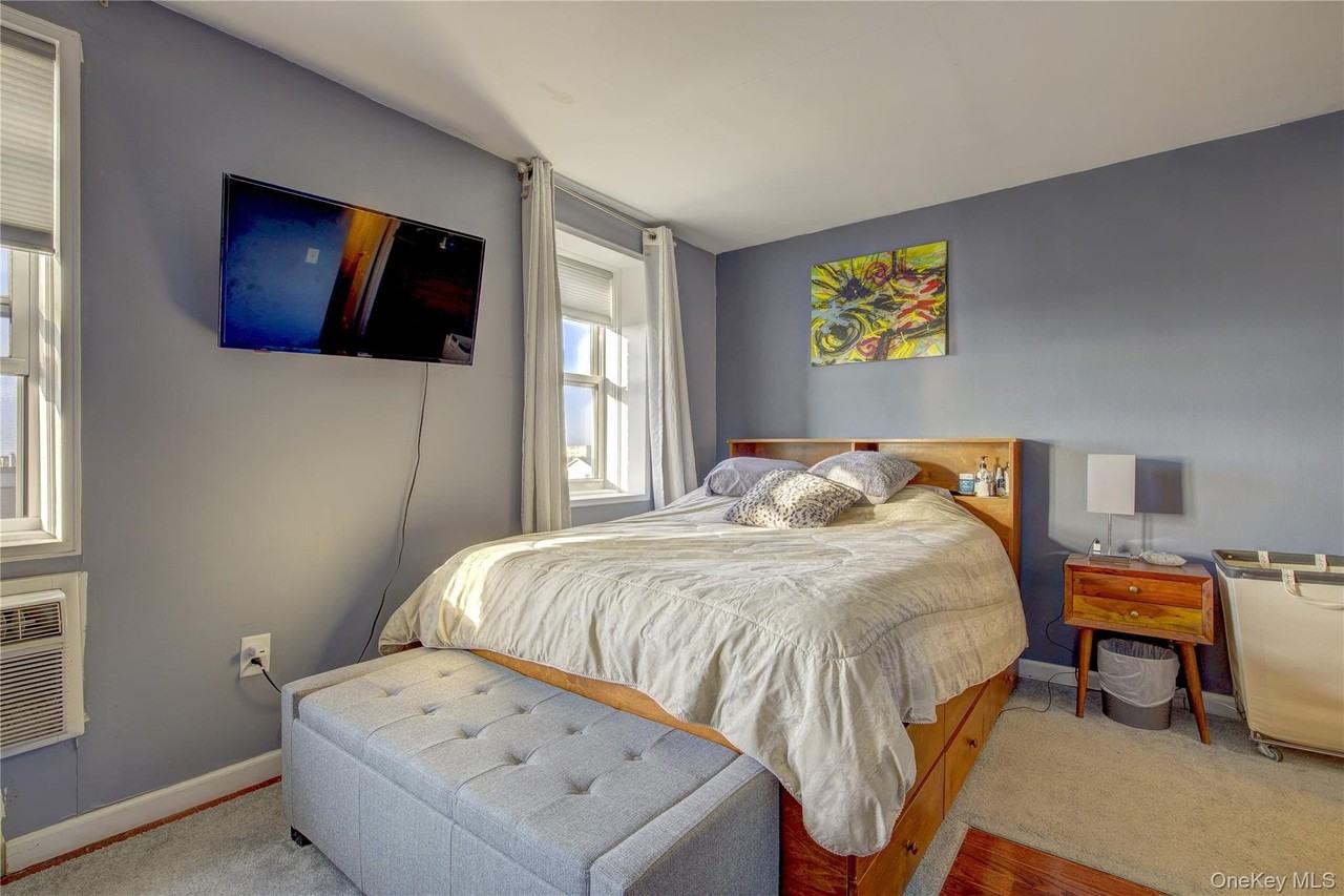 370 W Broadway #4K - Photo 5 of 26