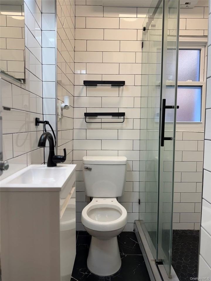 437 Locust St #1 - Photo 6 of 10