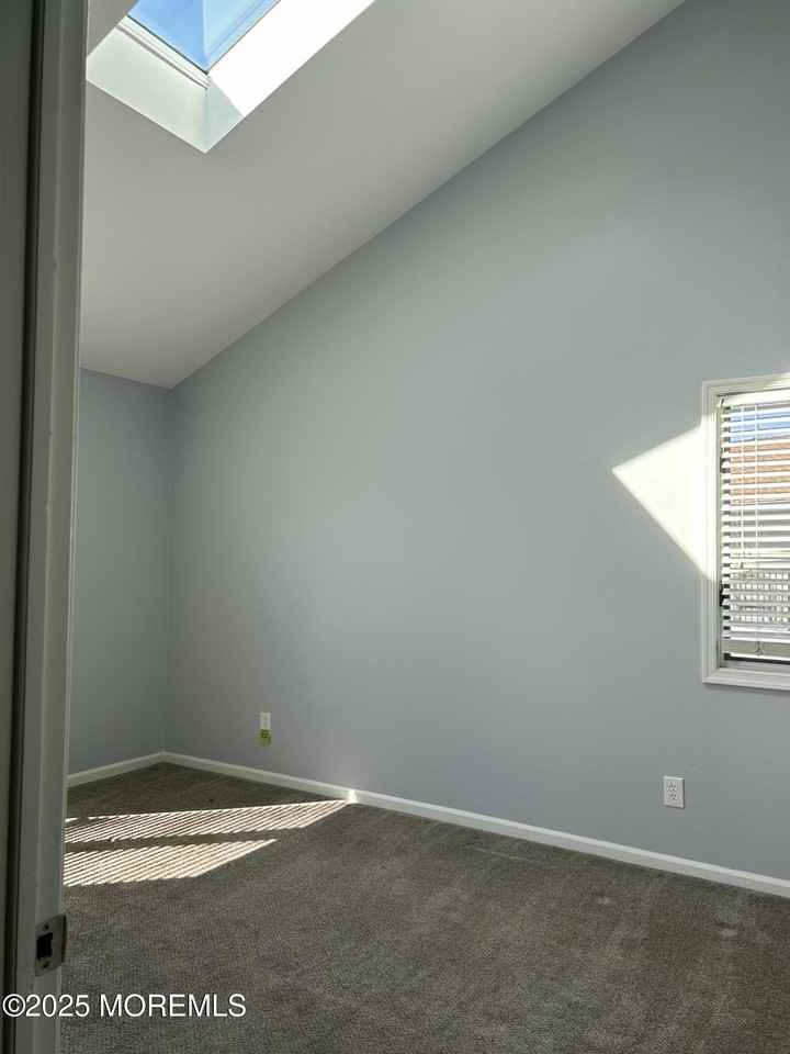 105 Mount Ln Apt 7 #7 - Photo 5 of 10