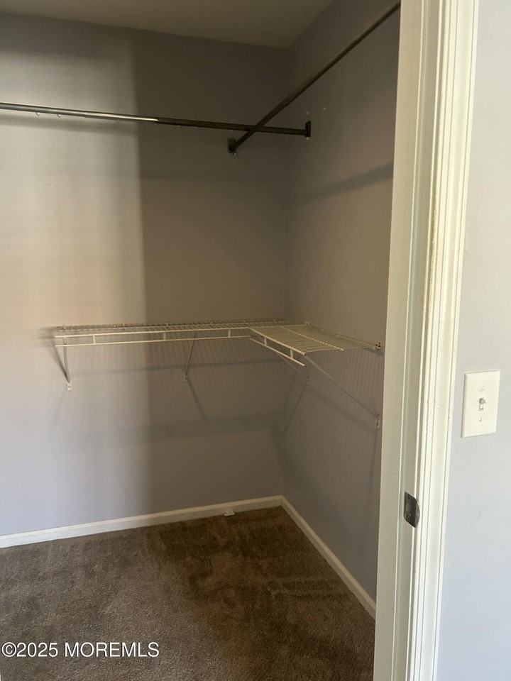 105 Mount Ln Apt 7 #7 - Photo 7 of 10