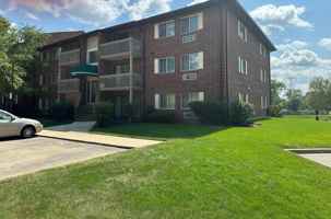 featured image of 900 N Lakeside Dr #1A