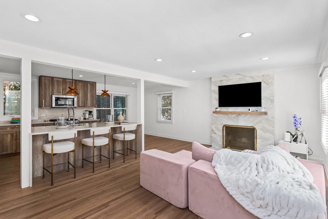 1380 Cavell Ave - Photo 3 of 21