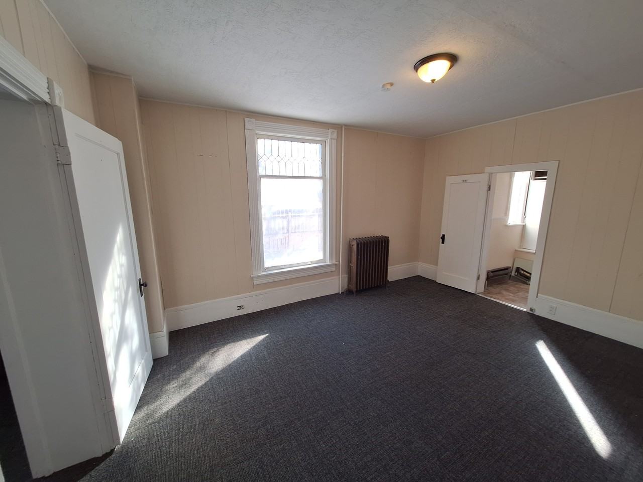 1135 Summit Street - Photo 4 of 16