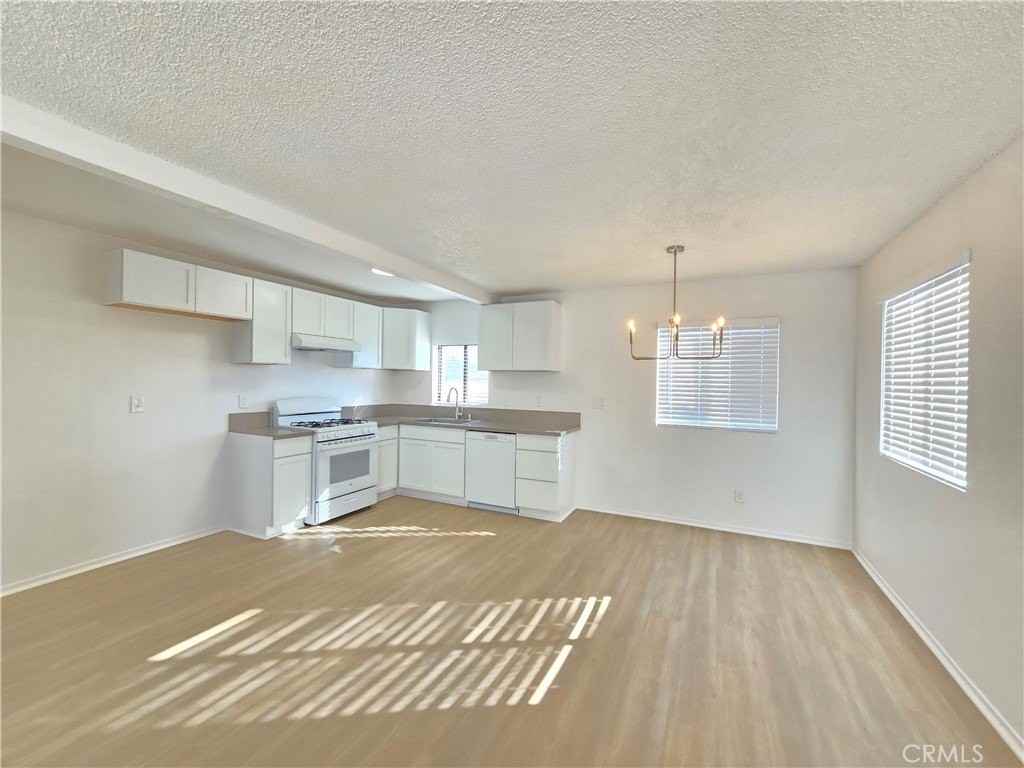 8249 Catalpa Ave #A - Photo 5 of 12