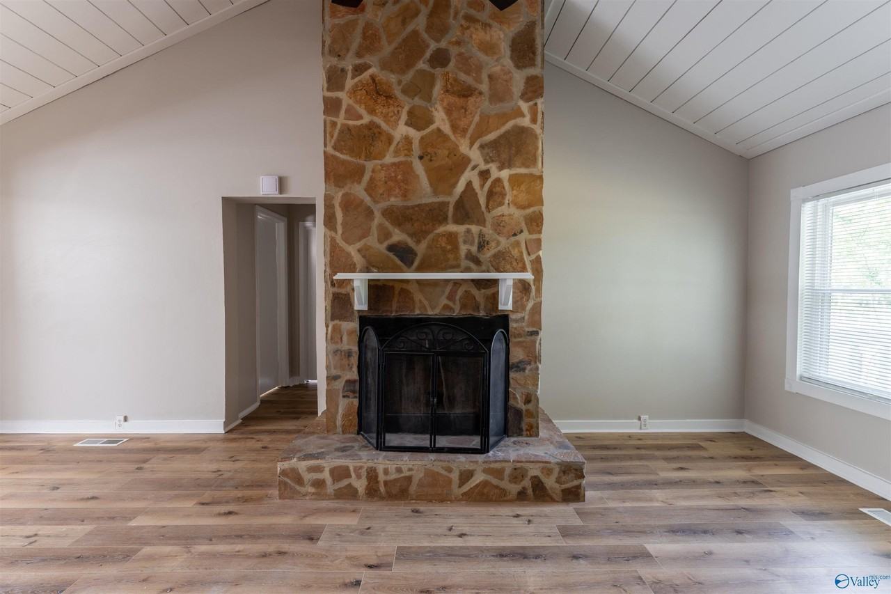 2843 Hobbs Island Rd Se - Photo 4 of 23