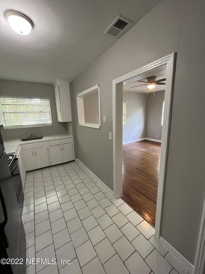 3333 Post St Apt 4 #4 - Photo 2 of 7