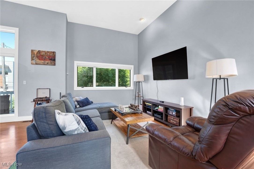 2227 City View Drive - Photo 7 of 32