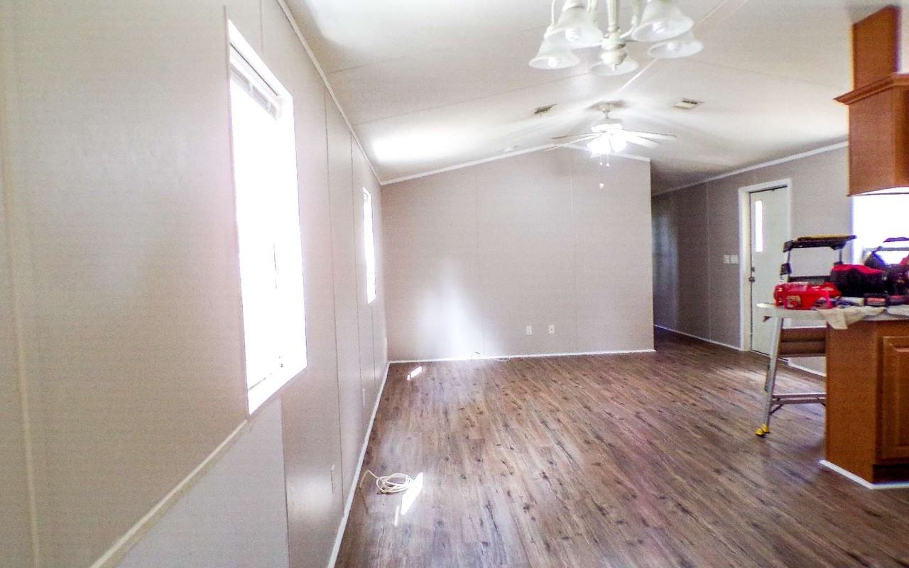 258 Se Cheddar Ct - Photo 3 of 8