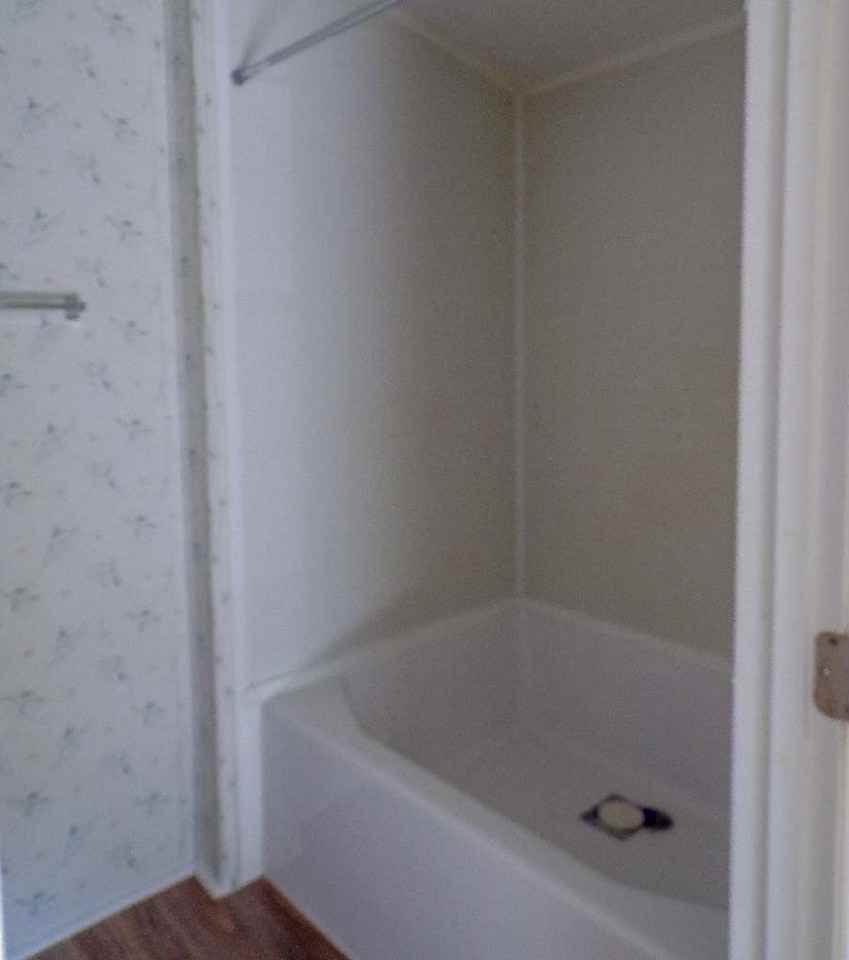 258 Se Cheddar Ct - Photo 7 of 8