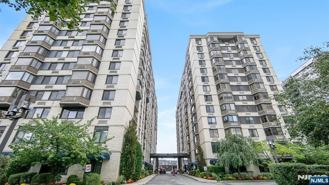 316 Prospect Ave Apt 3d - Photo 1 of 1