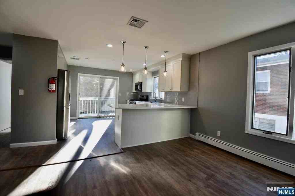 2482 5th St - Photo 5 of 26
