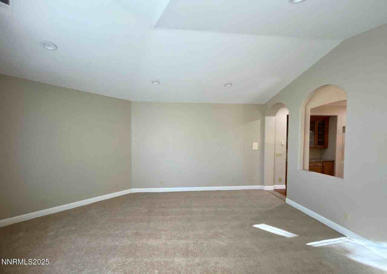 3140 Scarlet Oaks Ct - Photo 7 of 34