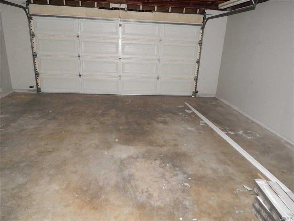 2795 Temple Hills Dr - Photo 2 of 8