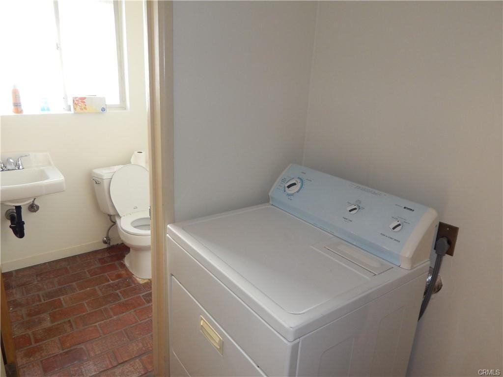 2795 Temple Hills Dr - Photo 3 of 8