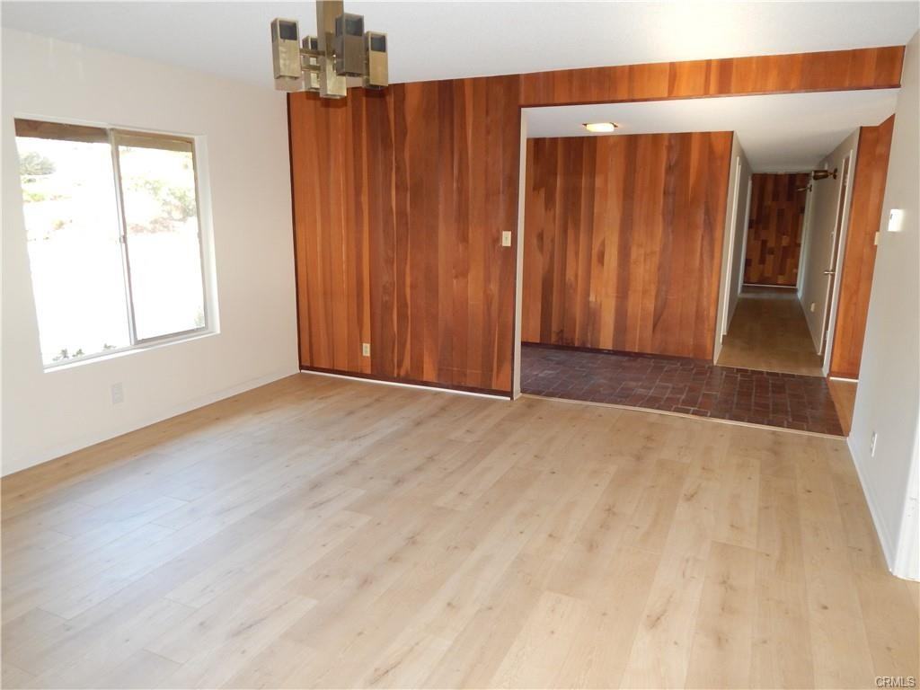 2795 Temple Hills Dr - Photo 6 of 8