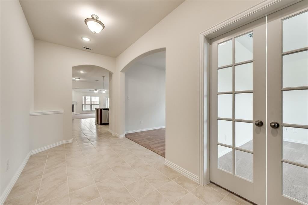 4543 Frost Avenue - Photo 5 of 23