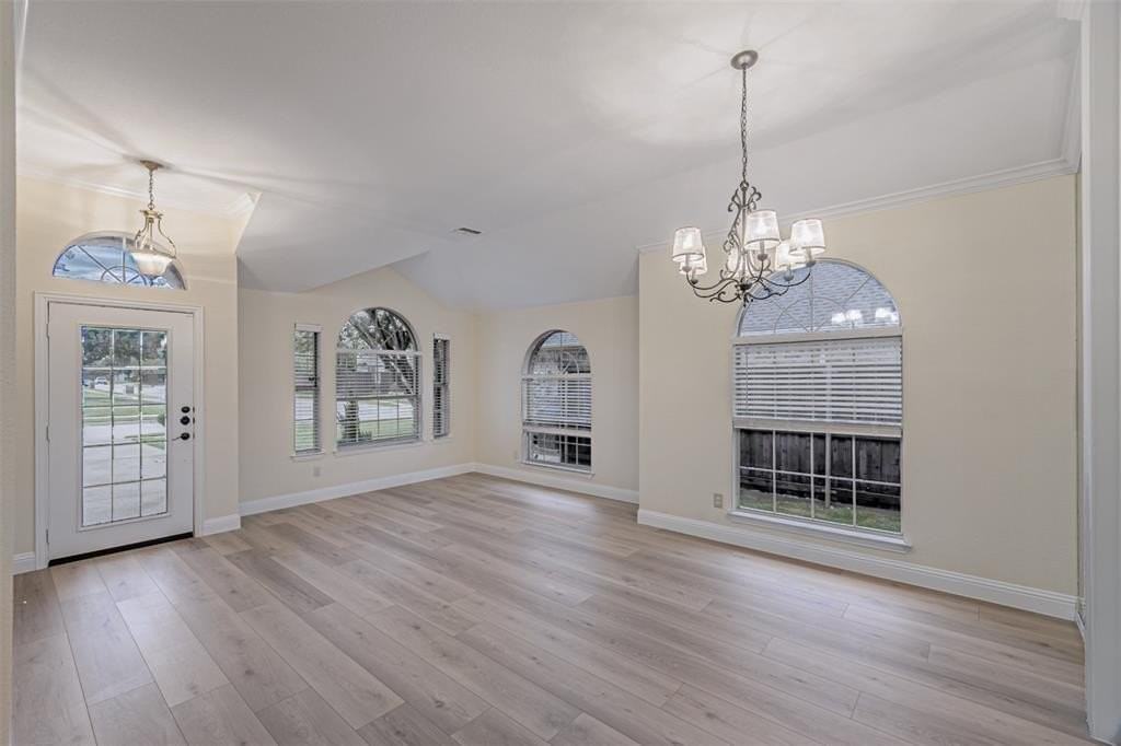 10601 Robincreek Ln - Photo 4 of 29