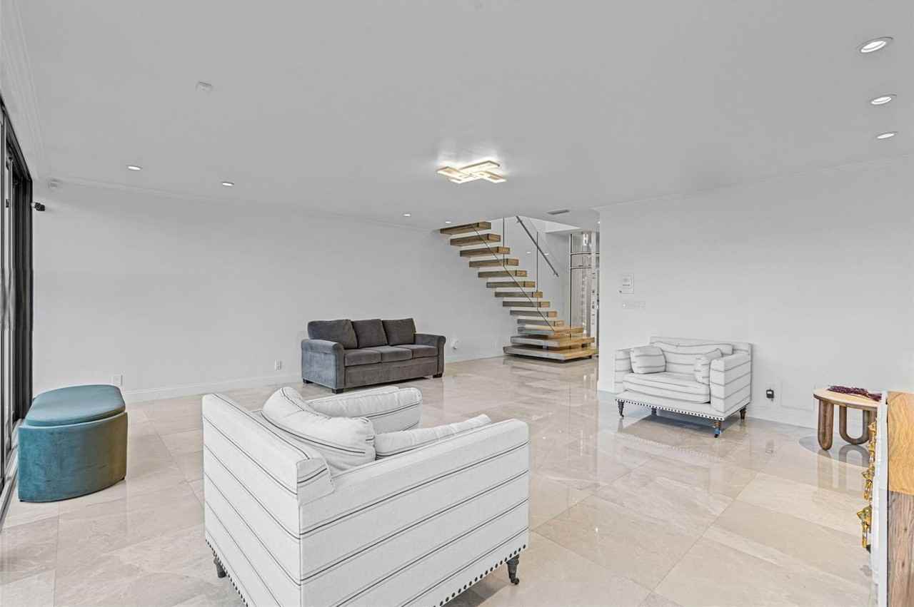 6124 Paradise Point Dr - Photo 6 of 8