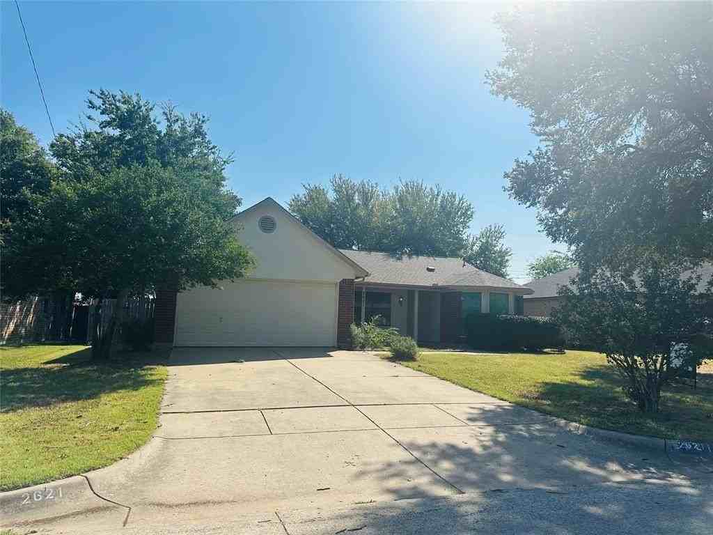 2621 Ozark Dr - Photo 2 of 32