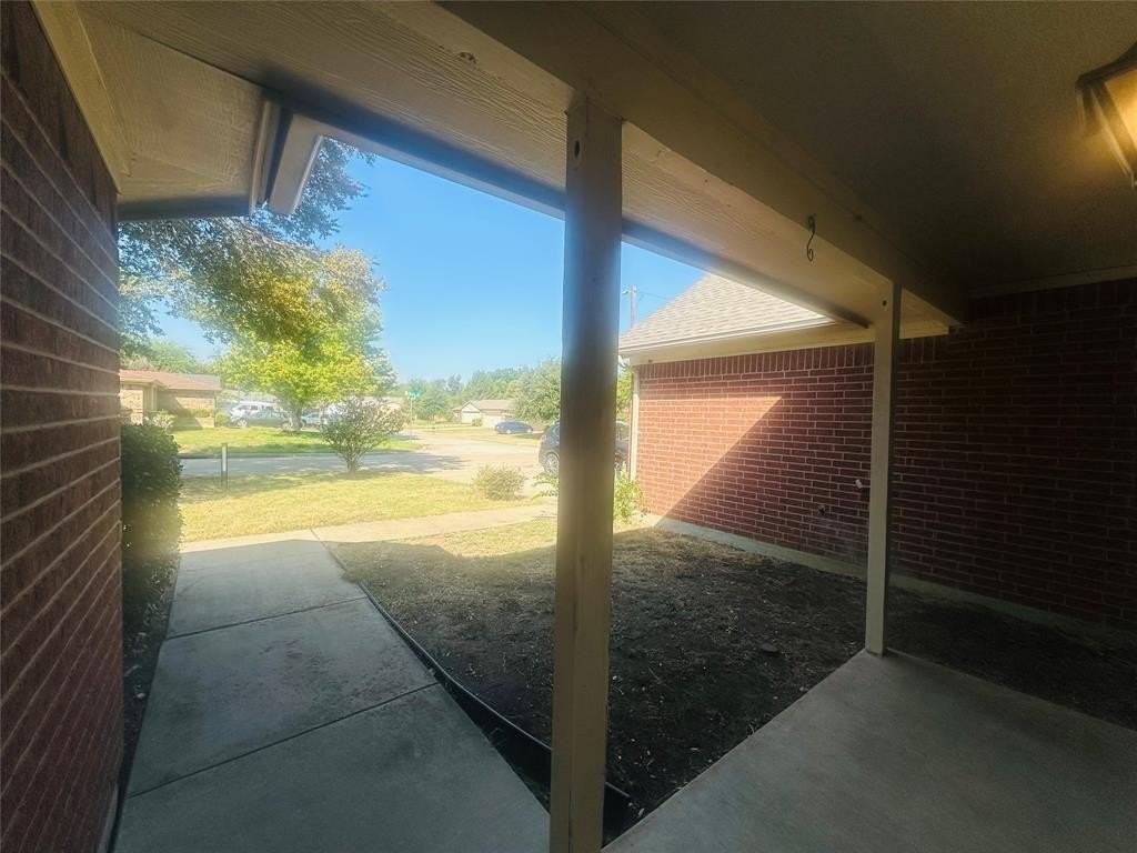 2621 Ozark Dr - Photo 3 of 32