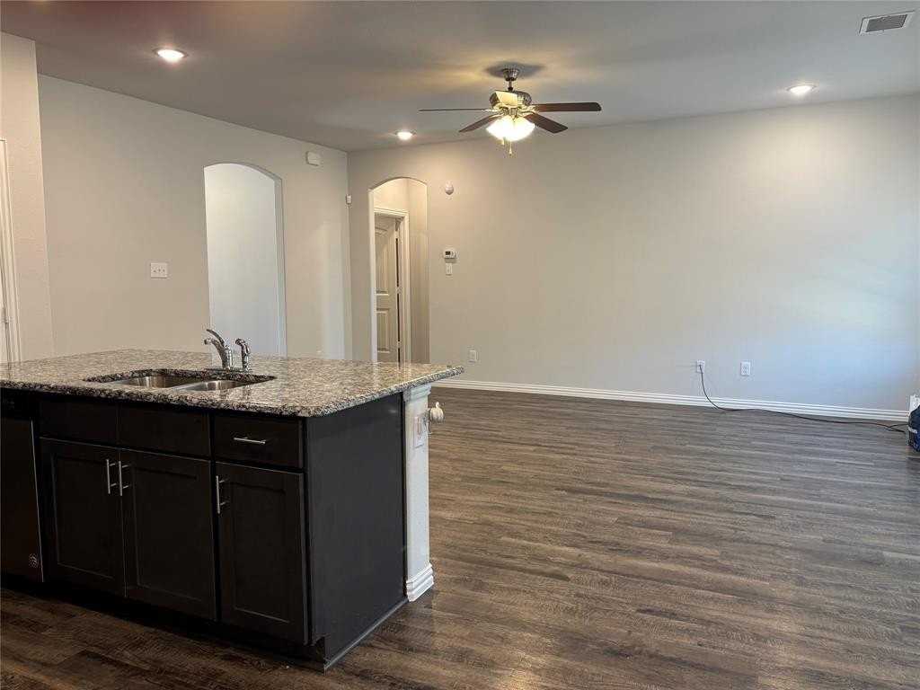 2006 Yale St - Photo 5 of 26