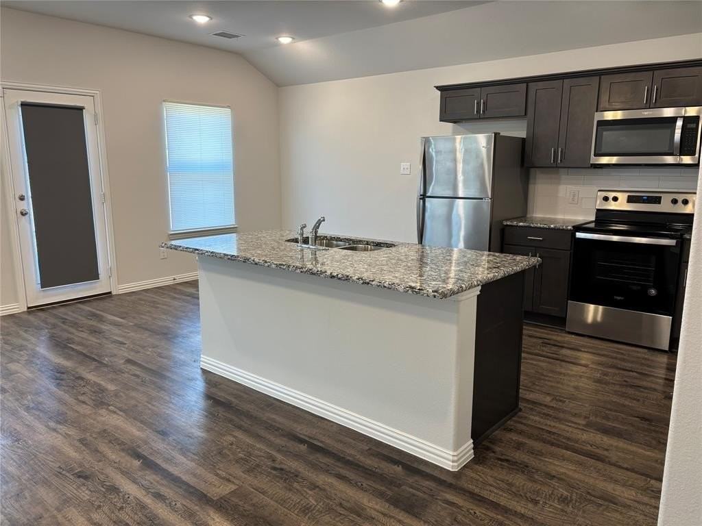 2006 Yale St - Photo 7 of 26