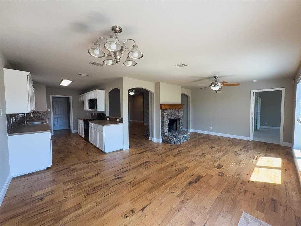 10929 Hawks Landing Rd - Photo 4 of 14