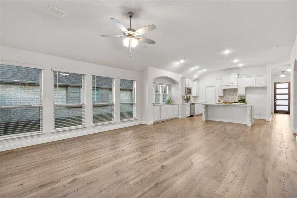 613 Sedona St - Photo 4 of 36