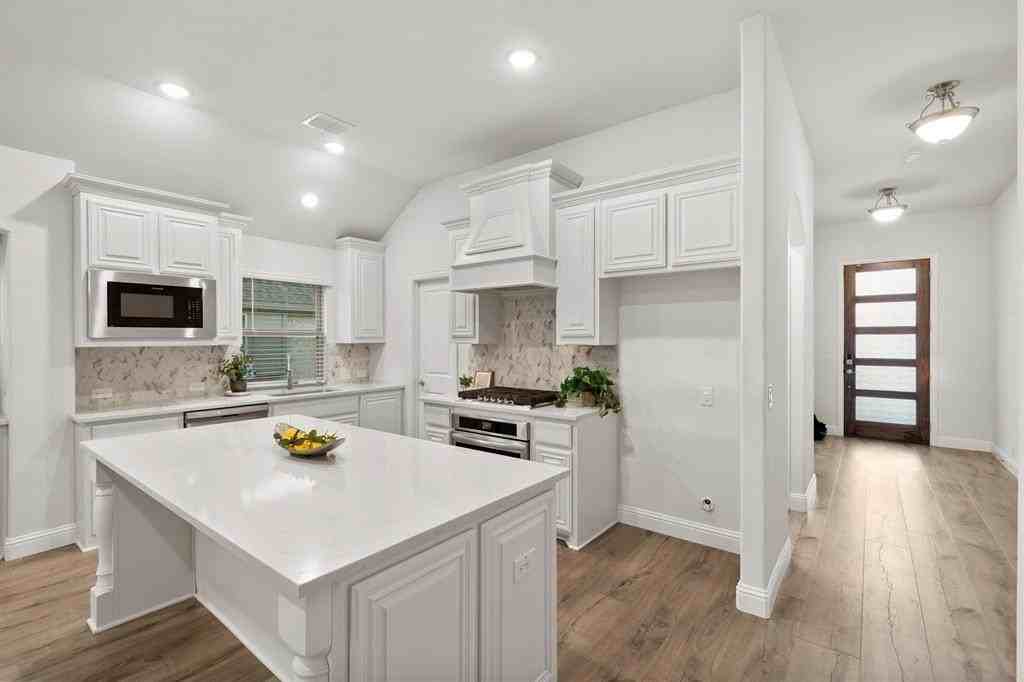 613 Sedona St - Photo 6 of 36