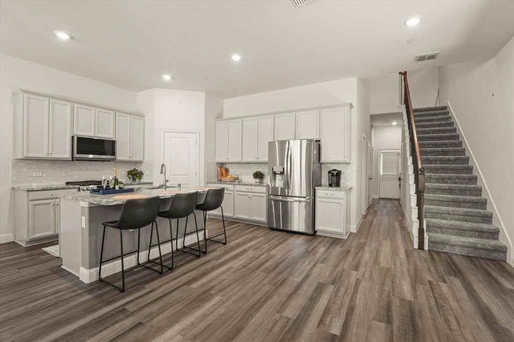 7424 Palisades Dr - Photo 5 of 21