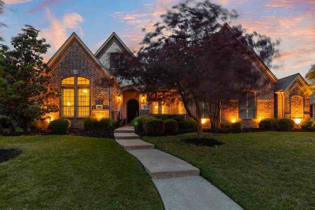 981 Deer Run Ln - Photo 2 of 40