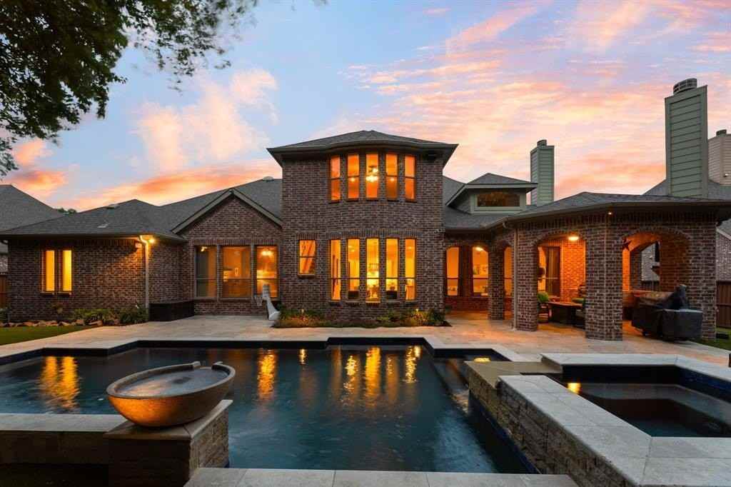 981 Deer Run Ln - Photo 3 of 40