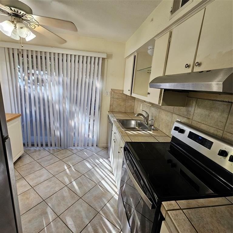 7903 Meadow Park Dr #103 - Photo 3 of 11