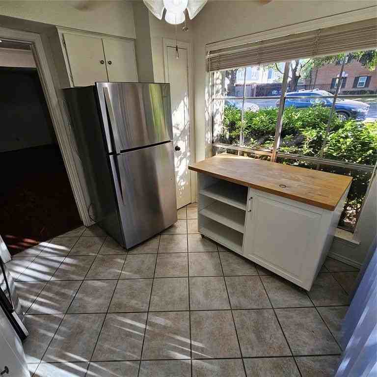 7903 Meadow Park Dr #103 - Photo 4 of 11