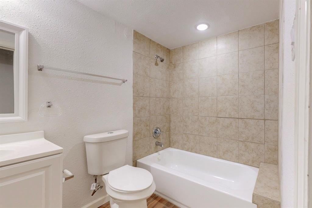 409 W Main St #B - Photo 7 of 31