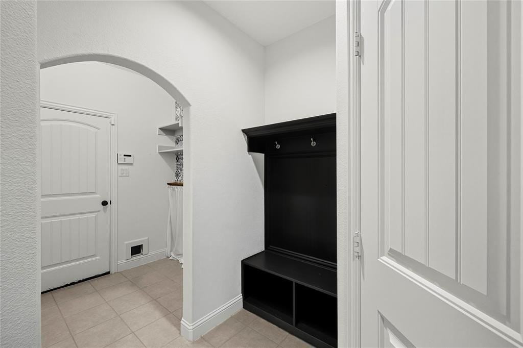 1102 Brigham Dr - Photo 7 of 30