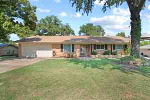 featured image of 605 Southland Dr