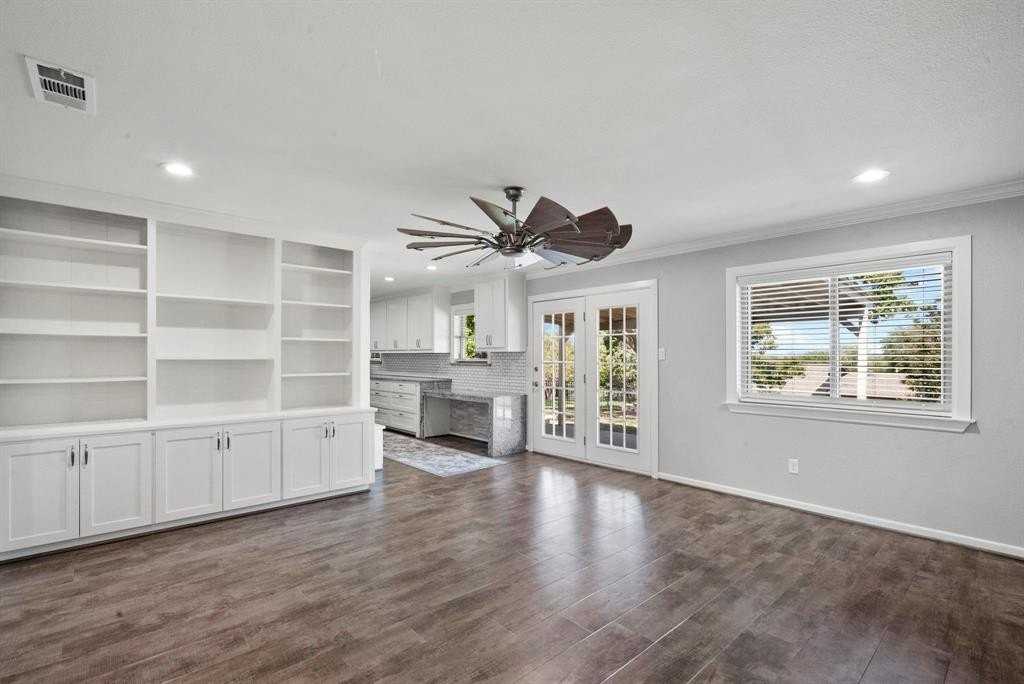 605 Southland Dr - Photo 7 of 31