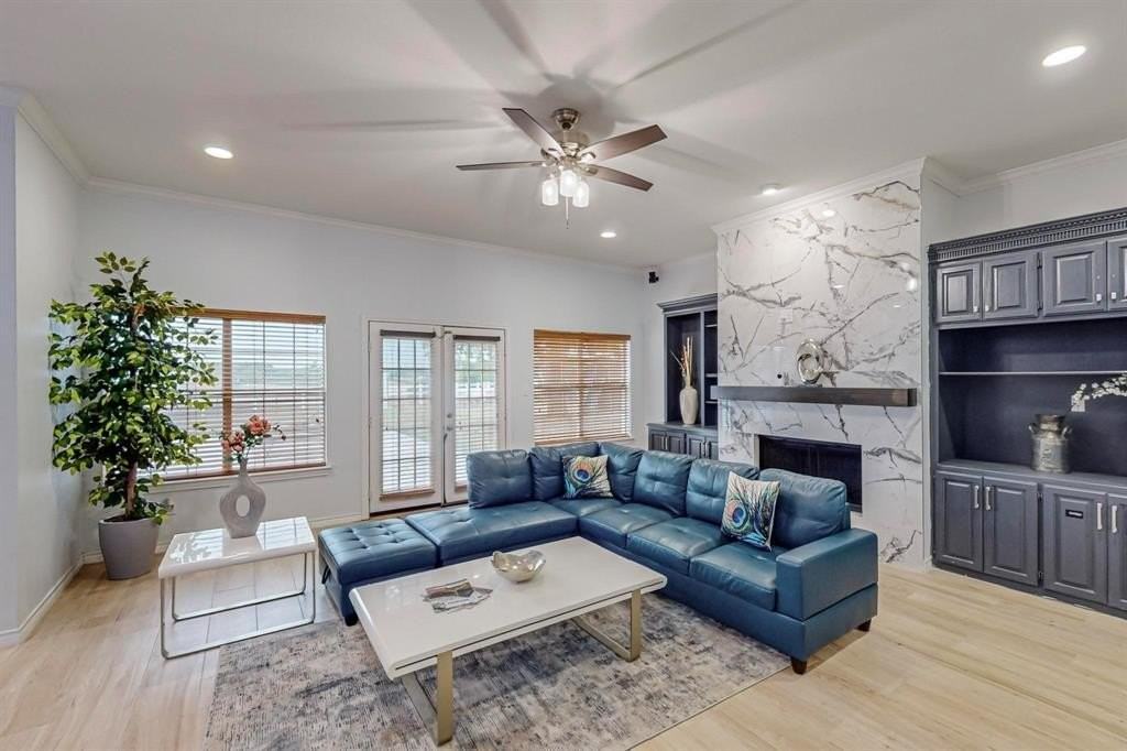 4908 Glenwood Ln - Photo 3 of 34