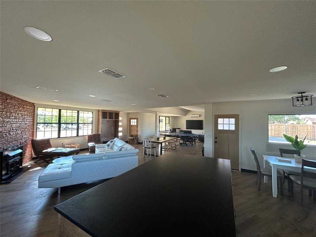 5400 Ridgeline Dr - Photo 2 of 33