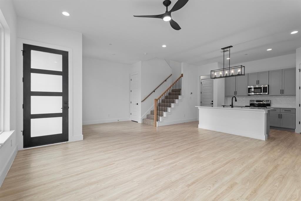 8926 Lowell Street - Photo 6 of 26