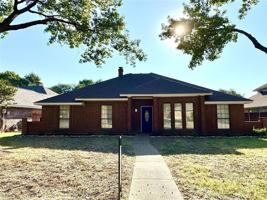 featured image of 2702 Foxboro Dr