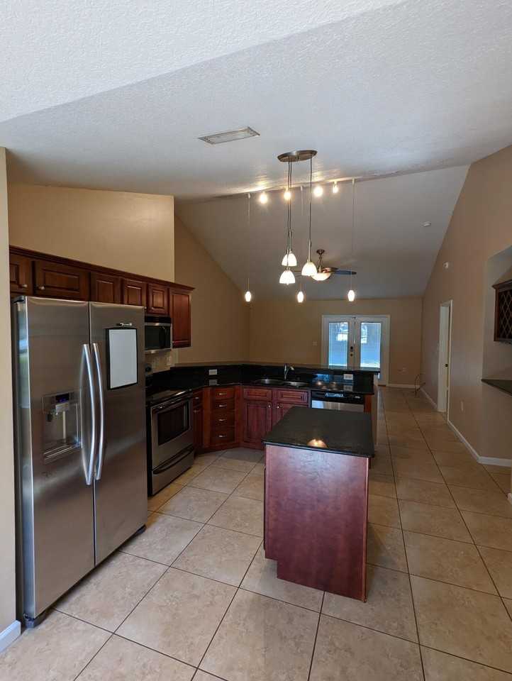 7318 E Bay Blvd - Photo 4 of 32