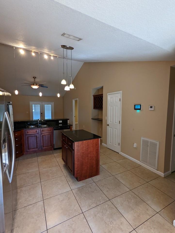 7318 E Bay Blvd - Photo 5 of 32